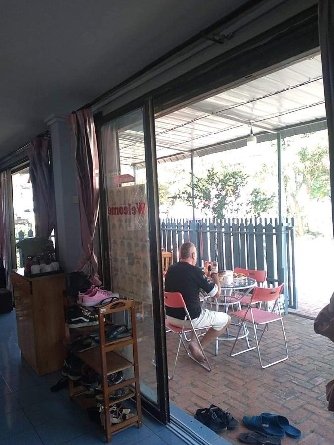 Pp Guesthouse 루앙프라방 외부 사진